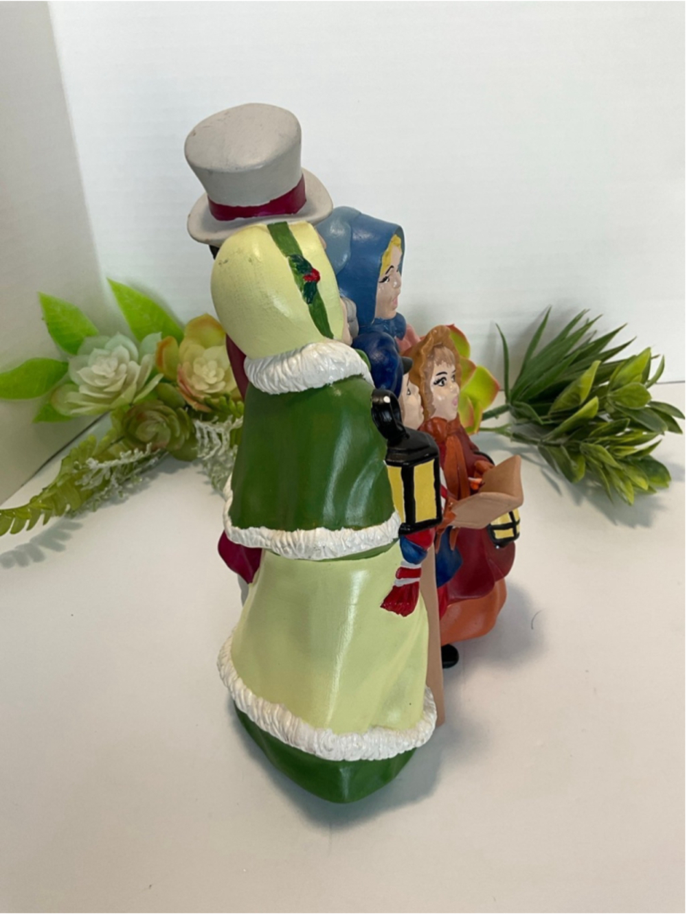 Ceramic Christmas Carolers - Picture 5 of 6